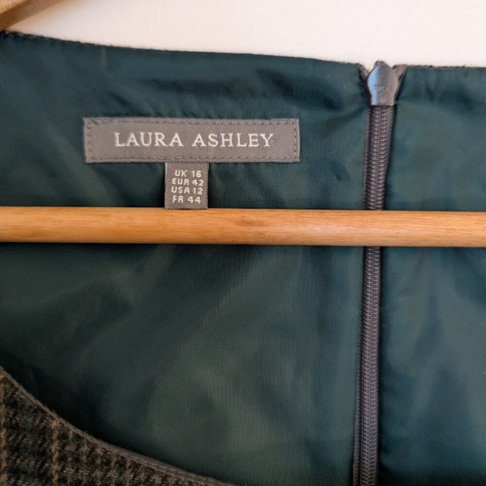 Plaid Wool Blend Laura Ashley Sleeveless Dress Fully Lined Pockets Size 12 - Picture 4 of 11